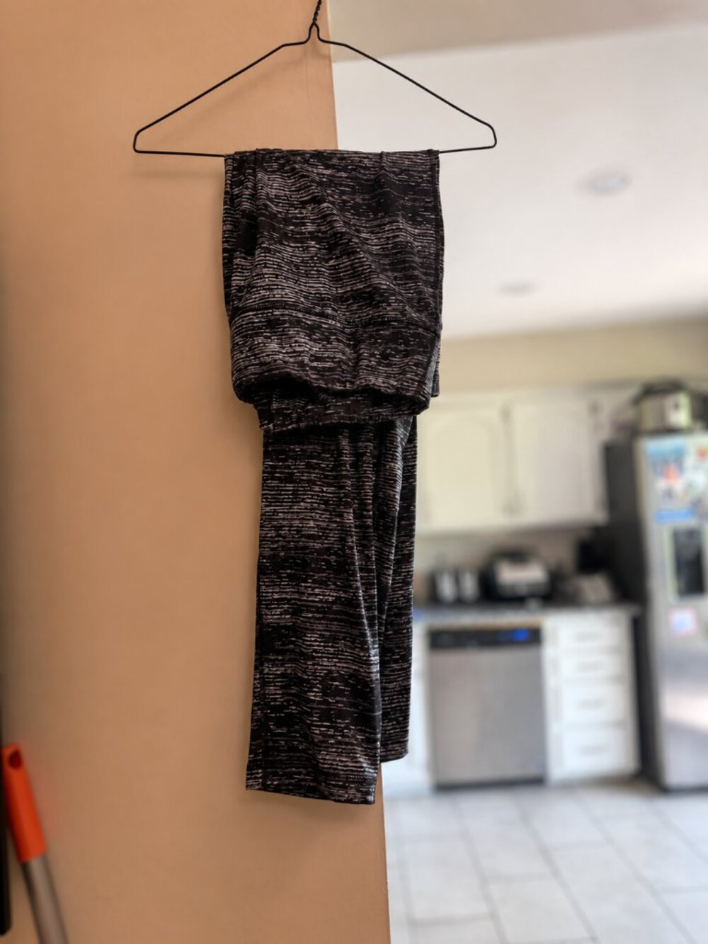 Women’s Black Patterned Leggings Size 2XL 20